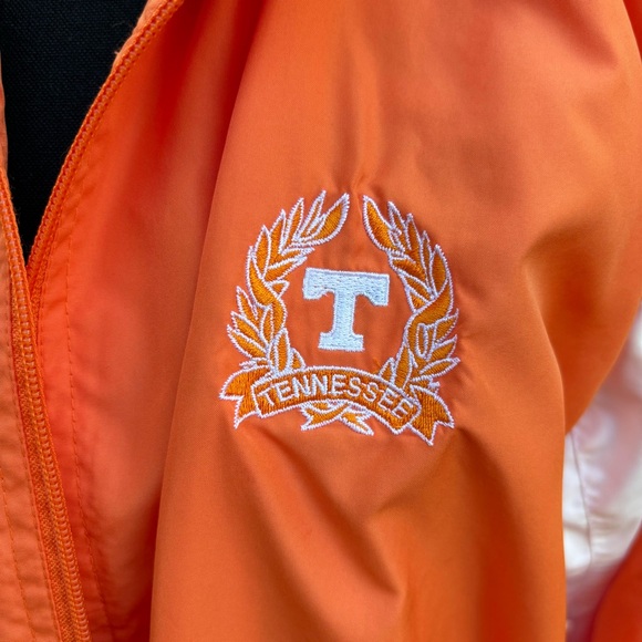 University of Tennessee Castle’s Sport Vintage Collegiate Power T Windbreaker 🍊 - Picture 4 of 16